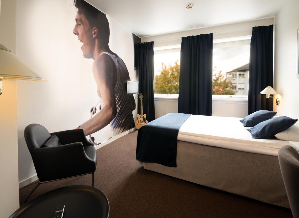Hotell Hulingen Hultsfred Exterior foto